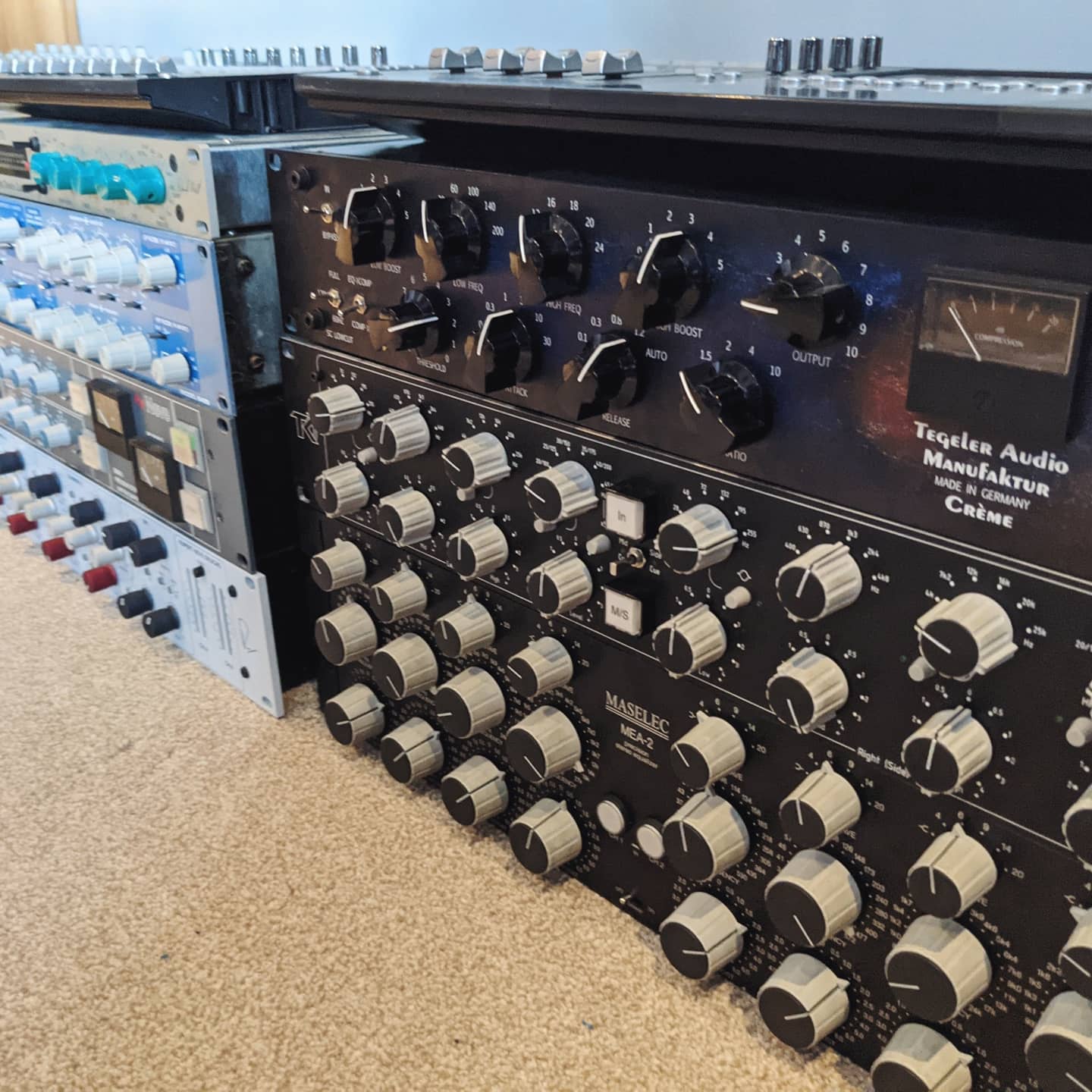 Tegeler Crème and Maselec MEA-2 mastering EQ closeup